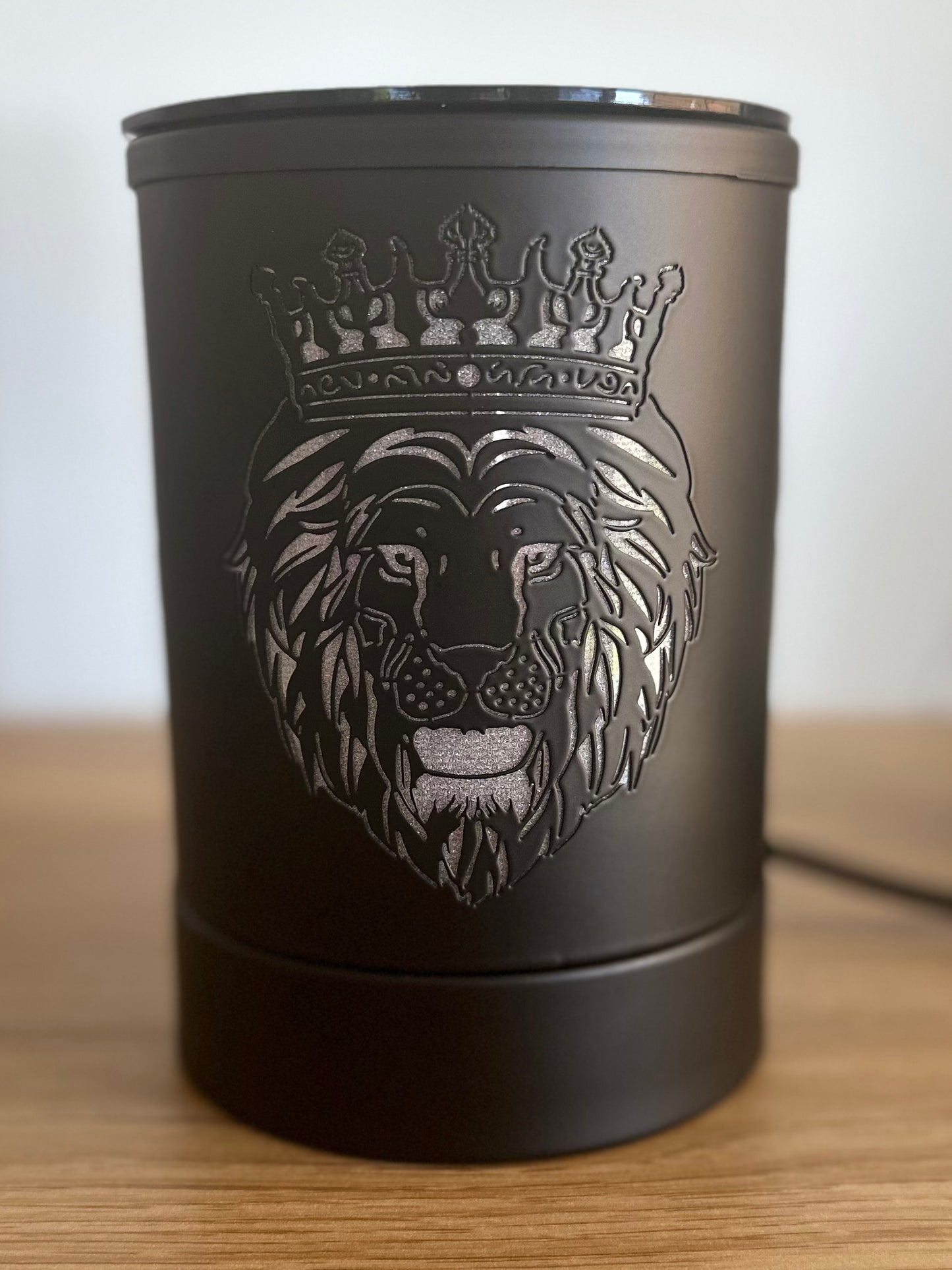 Black “Leo the Lion” Electric Wax Burner